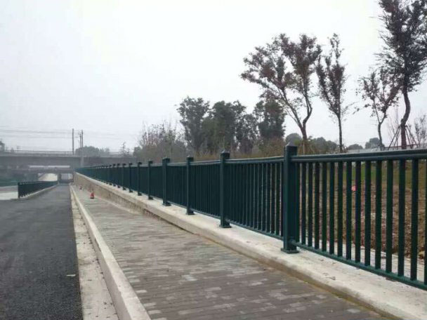 公路护栏施工简单步骤